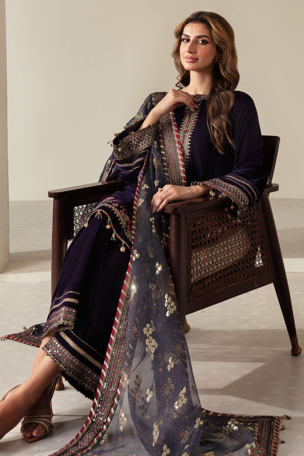 Jazmine Emb Velvet 3Piece D-004
