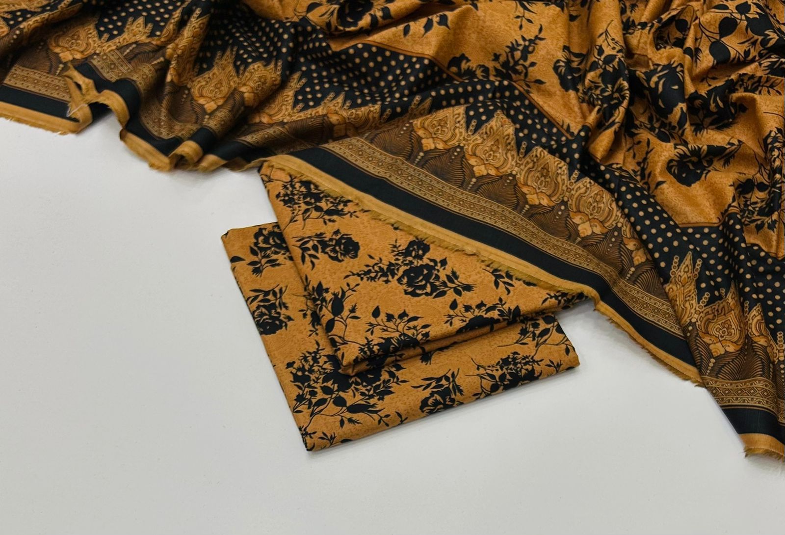 Maria B Printed Unstitched Khaddar 3Piece D-005